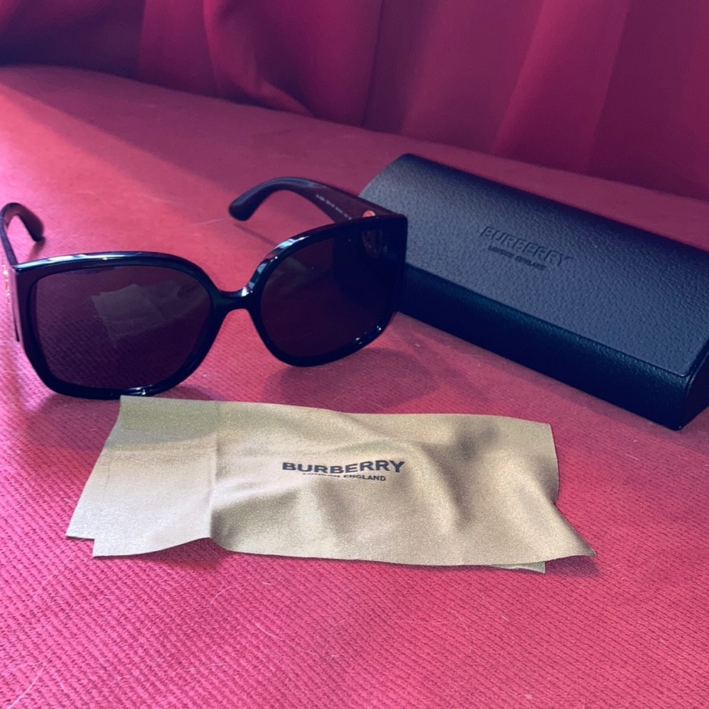 Burberry sunglasses